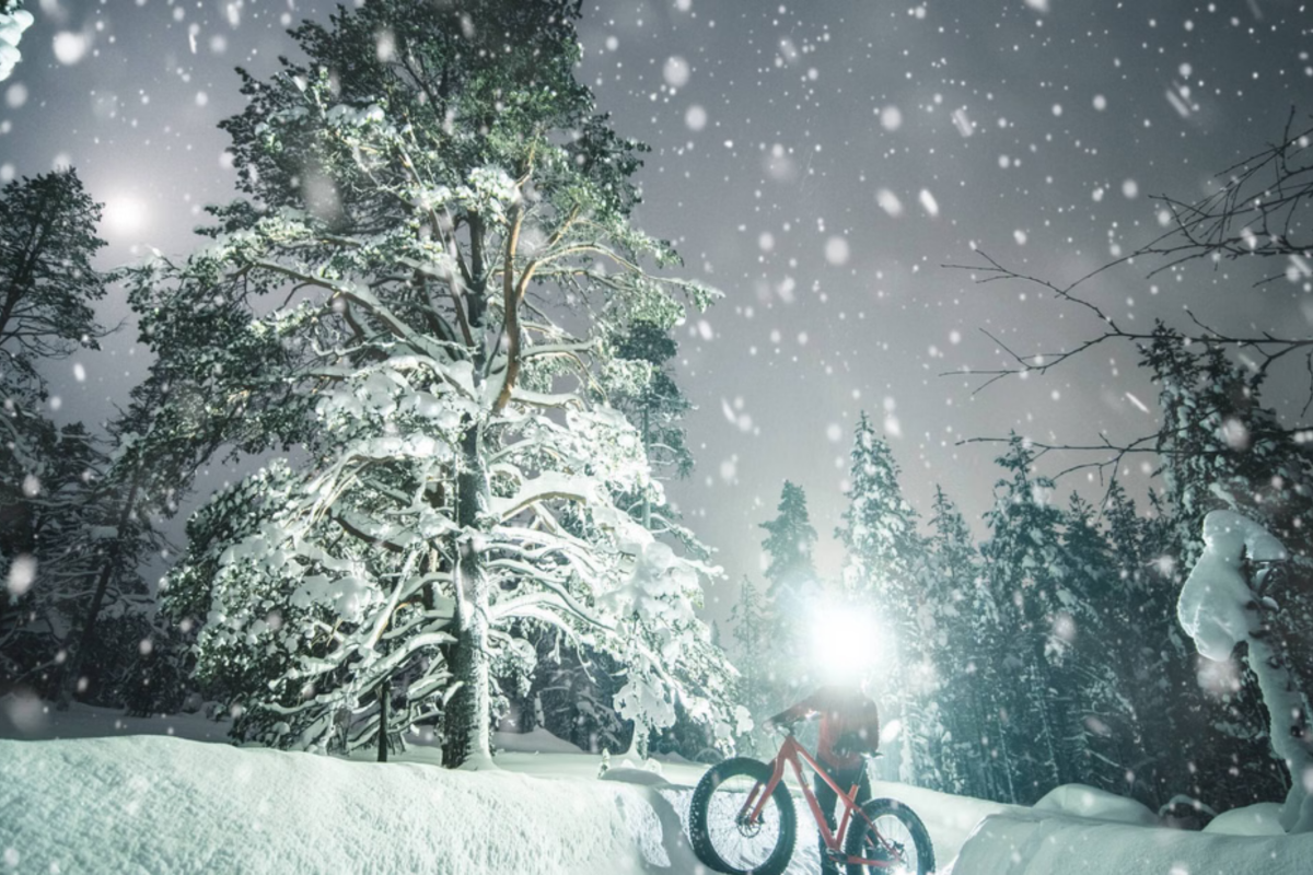 Electric fatbike travelling through snow near Pyhä
