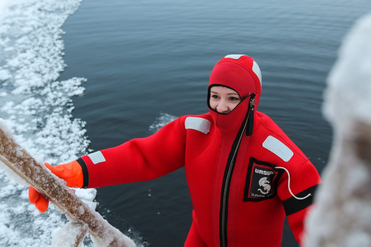Guest ready for ice floating near Levi